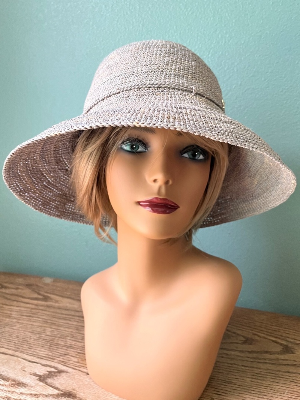 Helen Kaminski Provence 10 Hand Stitched Madagascan Rafia Tag Included NWOT